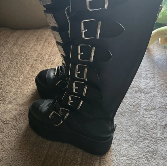 Demonia " Damned knee high platform steel plate boots - Picture 2 of 4